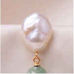 Baroque Pearl and Carved Jade Drop Earrings - 图片 9
