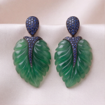 Carved Jade Leaf Earrings with Blue Sapphire Pave - 图片 9