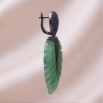 Carved Jade Leaf Earrings with Blue Sapphire Pave - 图片 8