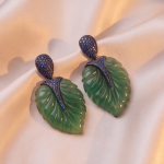 Carved Jade Leaf Earrings with Blue Sapphire Pave - 图片 2