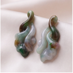 Carved Multi-Tone Jade Sculptural Earrings - 图片 2