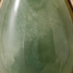 Green Jade Teardrop Earrings with Sculpted Gold Hook - 图片 8