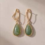 Green Jade Teardrop Earrings with Sculpted Gold Hook - 图片 9