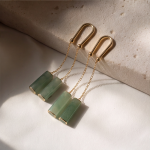 Jade Cylinder Threader Earrings on Fine Gold Chain - 图片 4