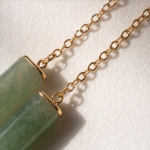 Jade Cylinder Threader Earrings on Fine Gold Chain - 图片 3
