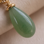 Pearl and Jade Teardrop Earrings with Hammered Gold Frame - 图片 9