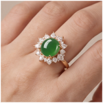 Oval Jade Cabochon Sunburst Cluster Ring in Yellow Gold Tone - 图片 5