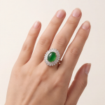 Oval Jade Ballerina Ring with Baguette Surround in Gold Tone - 图片 5