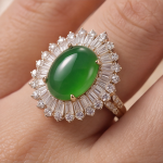 Oval Jade Ballerina Ring with Baguette Surround in Gold Tone - 图片 8