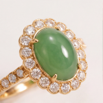 Oval Green Jade Cabochon Halo Ring in Gold Tone - 图片 6