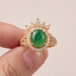Round Green Jade Halo Pendant Necklace in Gold Tone - 图片 2