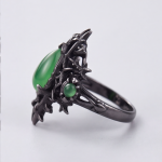 Pear-Cut Green Agate Thorn Ring in Blackened Silver - 图片 4
