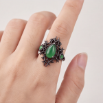 Pear-Cut Green Agate Thorn Ring in Blackened Silver - 图片 2