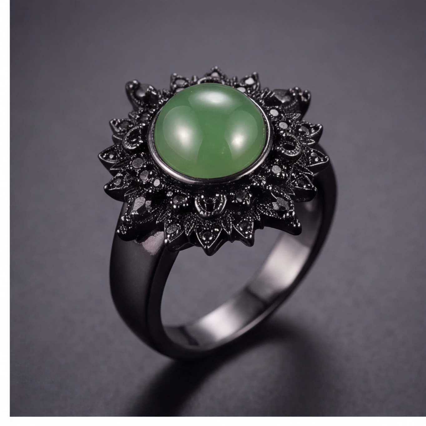 1786351638_9754a3b1-3 Oval Green Cabochon Sunburst Ring with Black Cubic Zirconia - 图片 1