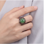 Domed Green Jade Ring with Two-Tone Flame Detail - 图片 5