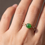 Green Jade Cabochon Infinity Twist Ring in Rose Gold Plate - 图片 5