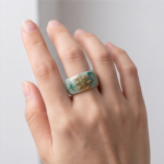 Moss-in-Snow Jade Band Ring with Gold Bamboo Motif - 图片 8