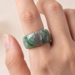 Green Jade Band Ring with Silver Longevity Medallion - 图片 2