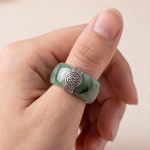 Green Jade Band Ring with Silver Longevity Medallion - 图片 4