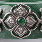 Deep Green Jade Band Ring with Silver Quatrefoil Medallion - 图片 8