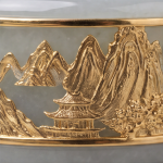 Pale Jade Wide Band Ring with Gold Landscape Relief Panel - 图片 9