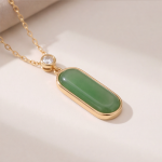 Elongated Green Jade Bar Pendant Necklace in Gold Tone - 图片 4