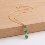 Graduated Green Jade Three-Stone Drop Necklace in Gold Tone - 图片 3