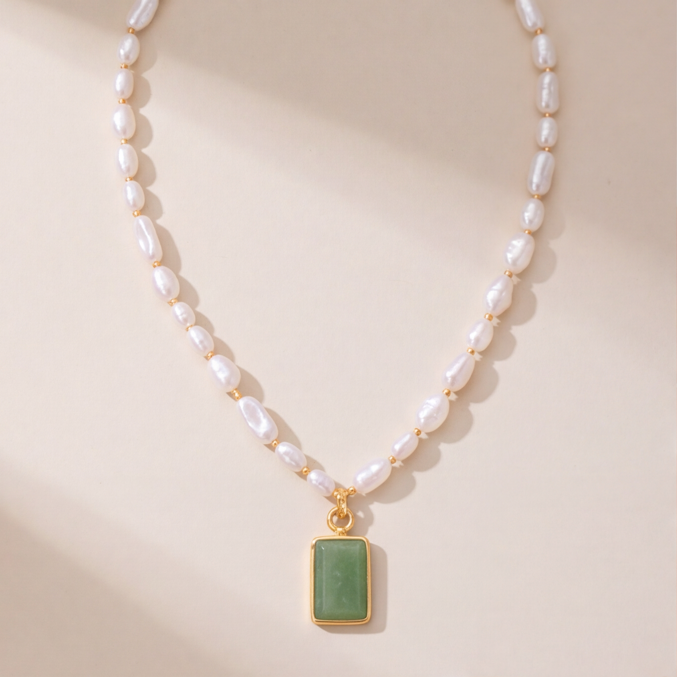 1786356872_9fcf19f9-1 Rectangular Green Jade Pendant on Freshwater Pearl Necklace - 图片 1