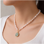 Carved Jade Coin Pendant Necklace on Freshwater Pearls - 图片 8