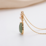 Organic Jade Cabochon Pendant Necklace with Pearl Clover Motif - 图片 8