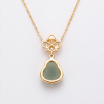 Organic Jade Cabochon Pendant Necklace with Pearl Clover Motif - 图片 4