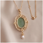 Green Cameo Pendant Necklace with Freshwater Pearls in Gold Tone - 图片 8