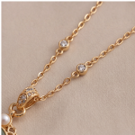 Green Cameo Pendant Necklace with Freshwater Pearls in Gold Tone - 图片 7