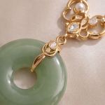 Jade Donut Pendant Necklace with Openwork Bail and Pearl Drop - 图片 3