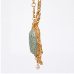 Carved Jade Centrepiece Necklace with Pearl Drops in Antique Gold - 图片 4
