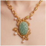 Carved Jade Centrepiece Necklace with Pearl Drops in Antique Gold - 图片 5