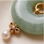 Jade Donut Necklace with Ornate Pearl Bail and Cabochon Stations - 图片 3