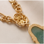 Carved Jade Gourd Pendant on Chunky Gold Link Necklace - 图片 4
