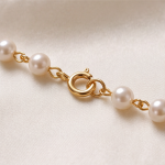 Oval Jade Cabochon Necklace with Pearl Stations in Antique Gold - 图片 9