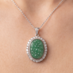 Oval Carved Green Jade Halo Pendant in Sterling Silver - 图片 4