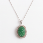 Oval Carved Green Jade Halo Pendant in Sterling Silver - 图片 3