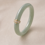 Pale Green Jade Bangle with Pave Gold Band Accent - 图片 4