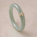 Pale Green Jade Bangle with Pave Gold Band Accent - 图片 6