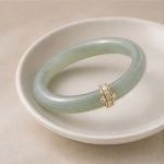 Pale Green Jade Bangle with Pave Gold Band Accent - 图片 7