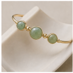 Three-Stone Green Aventurine Bangle Bracelet with Gold Bead Spacers - 图片 4