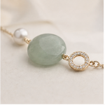 Round Green Jade and Pearl Station Bracelet in Gold-Plated Brass - Image 3