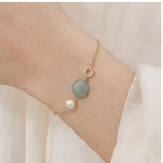 Round Green Jade and Pearl Station Bracelet in Gold-Plated Brass - Image 2