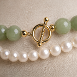 Green Jade and Pearl Bracelet with Front Toggle Clasp in Gold Tone - Image 5