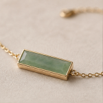 Green Jade Bar Bracelet in Gold-Plated Brass - 图片 3