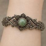 Floral Filigree Bracelet with Round Green Jade in Antiqued Silver - 图片 2